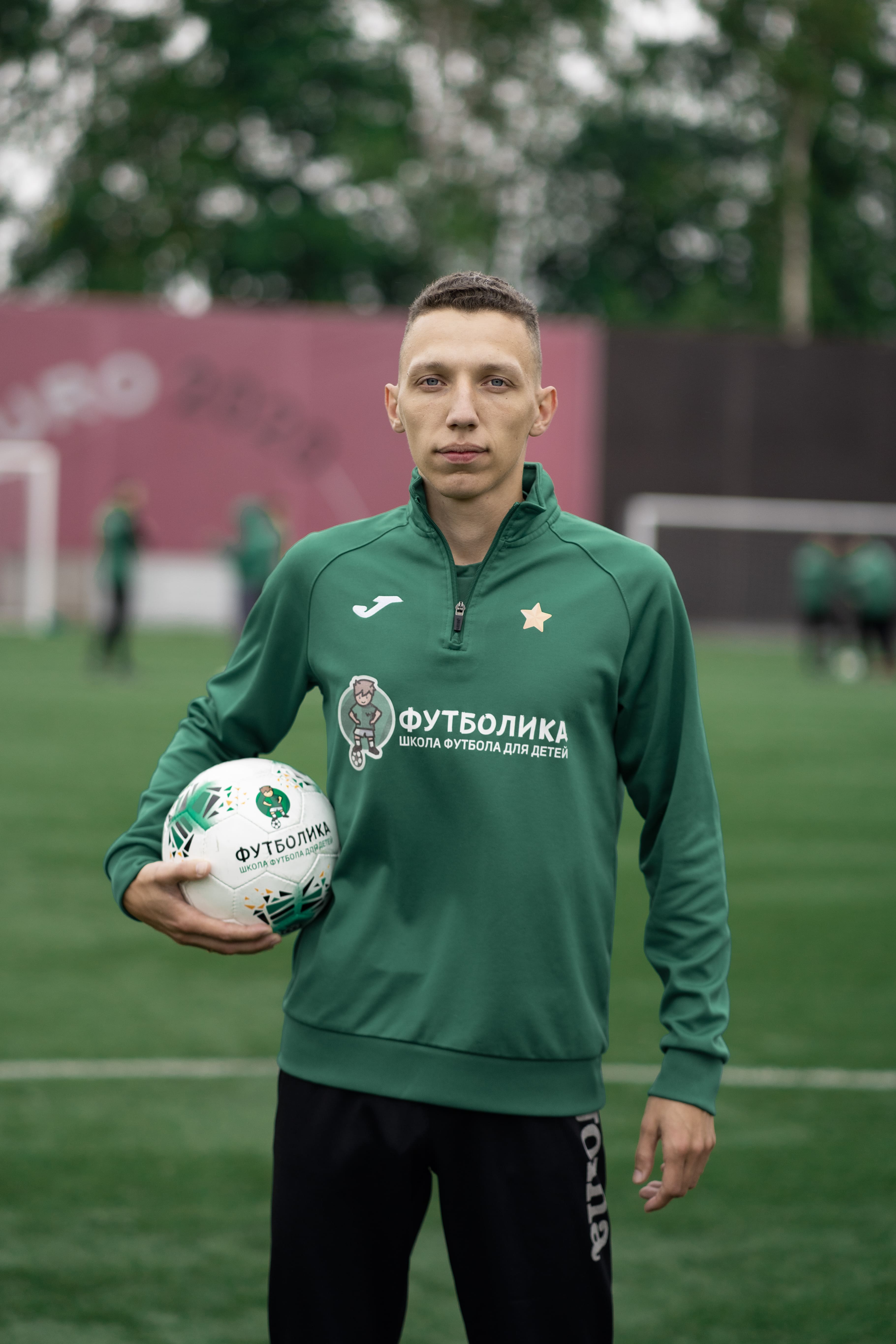 тренер футболики Крылов Олег Андреевич