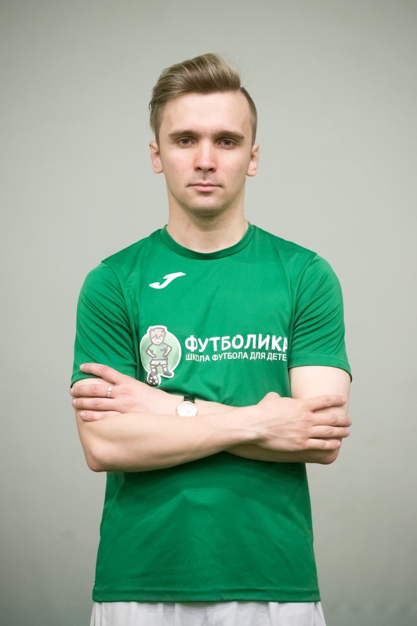 тренер футболики Богомолов Максим